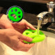 Le Magic Paw : La solution astucieuse pour éviter les poils d'animaux dans votre machine à laver