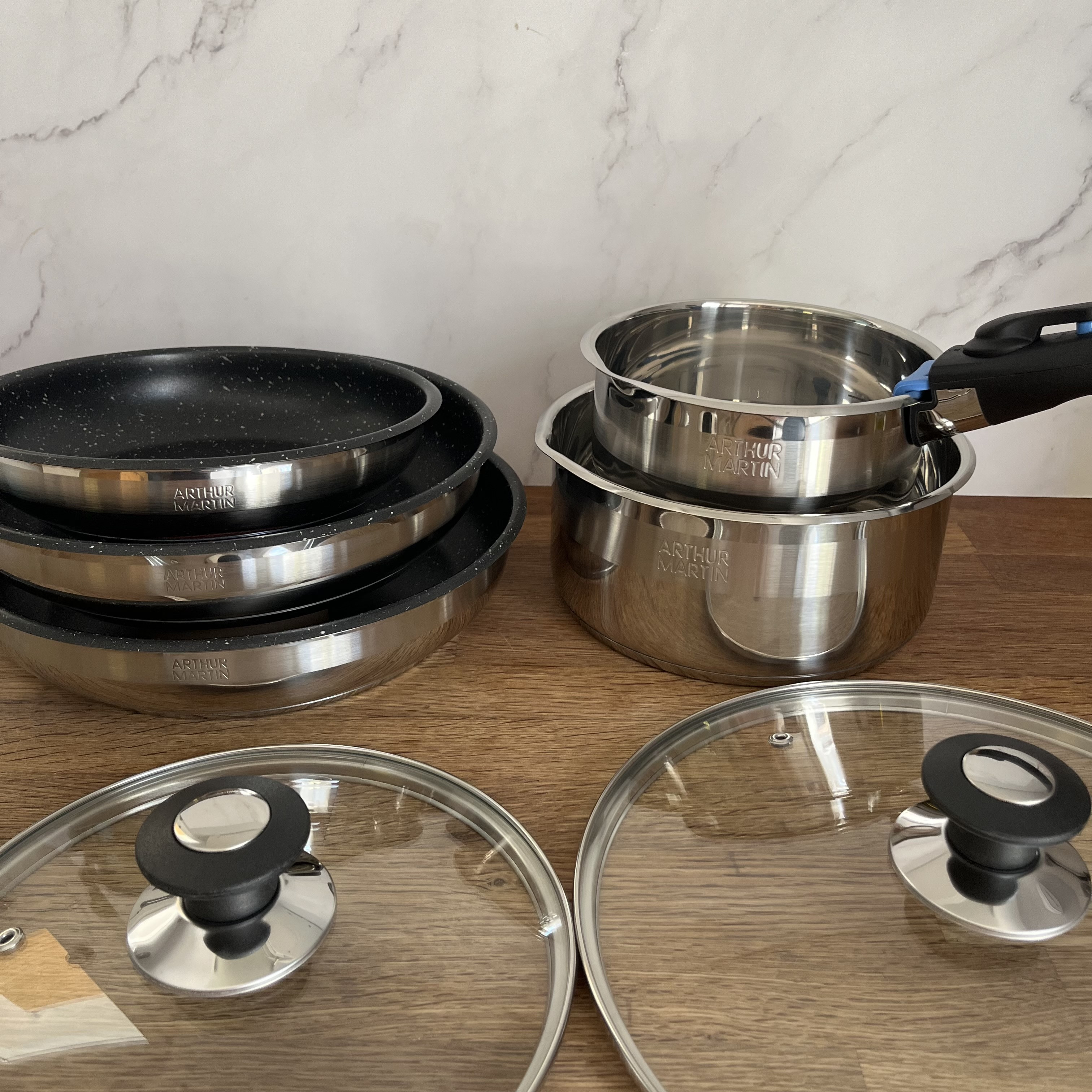 Batterie De Cuisine Arthur Martin AM2493 8 Pièces - Acier Inoxydable Avec Poignée Amovible - Compatible Induction Et Tous Feux