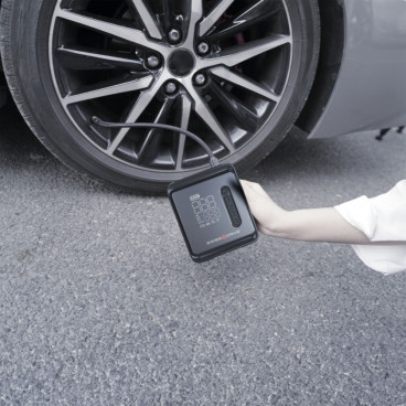 Mini Compresseur Portable Swiss Drive 150 PSI &ndash; Recharge USB, Arr&ecirc;t Auto & &Eacute;cran Digital. Adaptateur inclus.