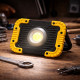Projecteur Portable COB 13,5cm 6W IP53 – Éclairage Puissant, Poignée Multipositions, 4 Aimants, 3 Modes LED, Couleur Aléatoire