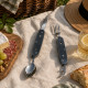 Couteau Pliable Multifonctions 9 cm 4 en 1 avec Fourchette Cuillère et Décapsuleur – Outil Compact pour Camping et Randonnée