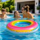 Bouée Ronde Arc en Ciel 80 cm Gonflable pour Piscine et Plage – Matelas Flottant Fun pour Été, Vacances et Jeux d’Eau